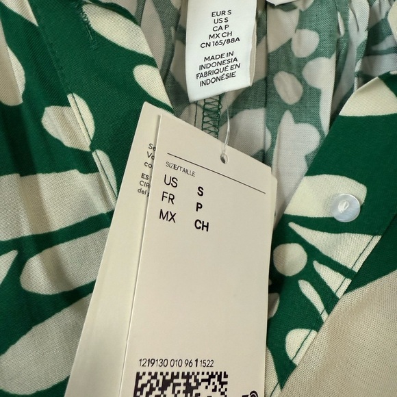 NWT H&M Balloon Sleeve Blouse Green Ivory Print Small - Picture 7 of 8